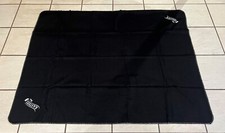 Black fleece blanket d'occasion  Expédié en Belgium