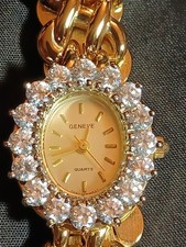 Relógio de quartzo Lds GENEVE tom dourado com detalhes redondos Cz 7 1/2" pulseira 7/8" X 3/4" face, usado comprar usado  Enviando para Brazil