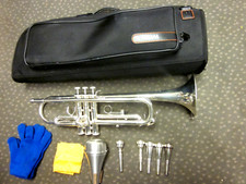 YAMAHA YTR2330 STUDENT Bb TROMPETE ACABAMENTO BANHADO A PRATA COM ESTOJO comprar usado  Enviando para Brazil