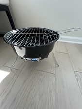 Barbecue portatile piccolo usato  Spedire a Italy