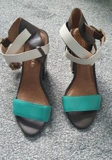 Ladies moda pelle for sale Ladies moda pelle for sale  BARNOLDSWICK