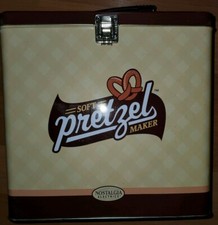 Kit de fabricação de pretzel macio Nostalgia Electrics em caixa de lata SPM400KIT aberto, não usado! comprar usado  Enviando para Brazil