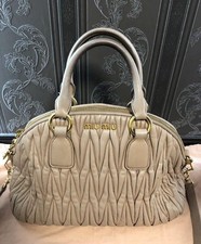 Miu miu matelasse usato Miu miu matelasse usato  Spedire a Italy