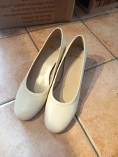 Chaussures mariage beige d'occasion  Noisy-le-Grand