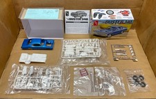 KIT MODELO AMT #1118M 1971 PLYMOUTH DUSTER 340 1:25! ABERTO/INICIADO/PEÇAS! comprar usado  Enviando para Brazil
