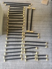 Usado, PACOTE de puxadores de armário serrilhados preto/dourado Inspire Hardware estilo destro  comprar usado  Enviando para Brazil