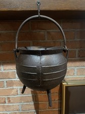 Antiga Chaleira de Ferro Fundido Primitiva 3 Pés Marca de Portão Casa de Bruxas comprar usado  Enviando para Brazil