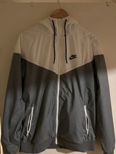 Nike windrunner gris d'occasion Nike windrunner gris d'occasion  L'Haÿ-les-Roses