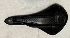 Arione carbon saddle for sale  Cumberland