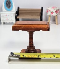 Mesa lateral de madeira miniatura para casa de bonecas suporte noturno escala 1:12 comprar usado  Enviando para Brazil