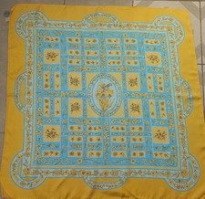 Grand foulard carre d'occasion  Gargenville