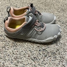 Sports women shoes for sale  Myerstown
