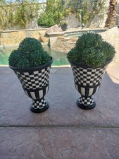 Set urn planters for sale  Indio