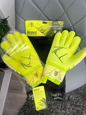 Tom heaton signed for sale  ACCRINGTON