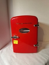 Mini geladeira portátil Frigidaire 4 litros 6 latas cuidados com a pele refrigerador pequeno comprar usado  Enviando para Brazil