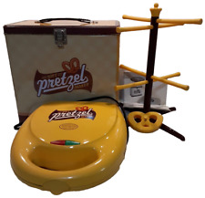 Nostalgia Electrics SOFT PRETZEL MAKER com lata, suporte Pretzel, livro de instruções comprar usado  Enviando para Brazil