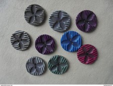 Ancien boutons plastique d'occasion  Quillan