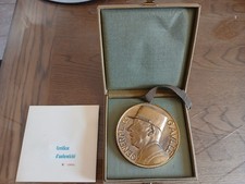 Médaille charles gaulle d'occasion Médaille charles gaulle d'occasion  Saint-Victoret