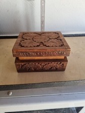 Holzbox geschnitztem blumenmus gebraucht kaufen  Berlin