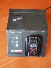 Carica batterie milwaukee usato  Villanova di Camposampiero