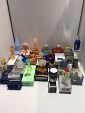 Lot miniatures parfums d'occasion Lot miniatures parfums d'occasion  Saint-Cyr-sur-Morin