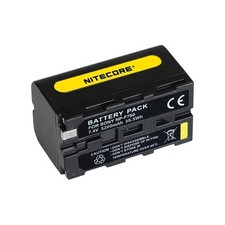 Nitecore f750 batteria usato  Italia