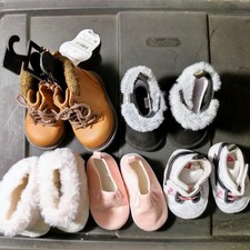 LOTE DE 5 PARES DE SAPATOS E BOTAS PARA BERÇO BEBÊ MENINA: ATÉ 12 meses: marcas sortidas comprar usado  Enviando para Brazil