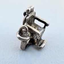 Pingente berloque vintage prata esterlina cadeira de barbeiro cabeleireiro estilista 925 comprar usado  Enviando para Brazil