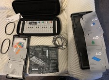Amostrador sintetizador portátil Teenage Engineering OP-1 + estojo/acessórios  comprar usado  Enviando para Brazil