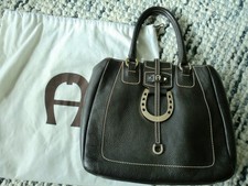 Aigner handtragetasche dunkelb gebraucht kaufen Aigner handtragetasche dunkelb gebraucht kaufen  Ingolstadt