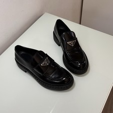 Prada mocassini chocolate usato  Udine