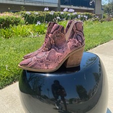Vince camuto gigietta for sale  Ontario