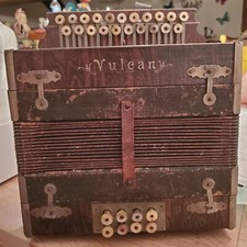 Acordeão antigo Vulcan, usado comprar usado Acordeão antigo Vulcan, usado comprar usado  Enviando para Brazil