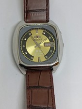 Orologio vintage oriente usato  Italia