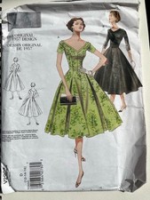 Vouge v2903 paper for sale  FAREHAM
