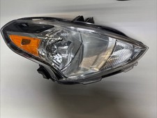 Farol halogênio cromado lado direito destro Nissan Versa Sedan 2015-2019, usado comprar usado  Enviando para Brazil