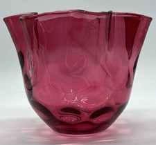 Vaso de vidro cranberry borda com babados padrão impressão digital reversa 4,5" de altura, usado comprar usado  Enviando para Brazil