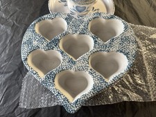 Usado, Muffin em forma de coração panela de cupcake, assadeira de grés, padrão de esponja branca/azul comprar usado  Enviando para Brazil
