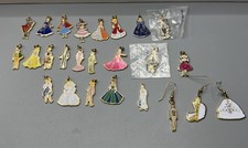 Conjunto de 25 Berloques de Metal Esmaltado Conjunto de 25 Berloques de Ícones da Barbie comprar usado  Enviando para Brazil