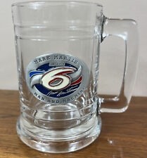 Caneca de cerveja de vidro Mark Martin NASCAR logotipo de metal homem e máquina comprar usado  Enviando para Brazil