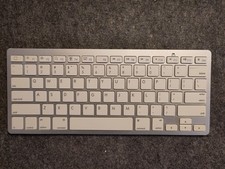 Tastiera bluetooth apple usato  Ravenna