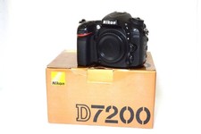 Fotocamera nikon d7200 usato  Modena
