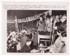CHILENOS OUVEM BANNERS ANTI ALTO-FALANTE EUA CUBA & VENEUELA 1959 Foto Y 388, usado comprar usado  Enviando para Brazil
