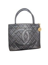 Usado, CHANEL Medallion Tote Bag Black Caviar Leather 90s Vintage | 24K Zip | Authentic comprar usado  Enviando para Brazil