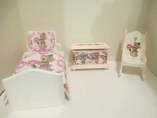 Casa de bonecas miniatura "urso" cama de quarto com roupa de cama, caixa de brinquedos e cadeira de balanço comprar usado  Enviando para Brazil