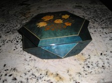 Caixa de joias de música artesanal incrustada de madeira formato hexágono folheado azul Dk/Itália comprar usado Caixa de joias de música artesanal incrustada de madeira formato hexágono folheado azul Dk/Itália comprar usado  Enviando para Brazil