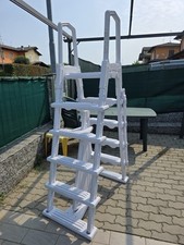 Scaletta per piscina usato  Fontanella