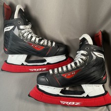 Patins de hóquei CCM RBZ sênior tamanho 9 protetores de lâmina regulares novos -Nunca tocou no gelo comprar usado Patins de hóquei CCM RBZ sênior tamanho 9 protetores de lâmina regulares novos -Nunca tocou no gelo comprar usado  Enviando para Brazil