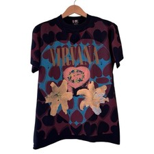 Camiseta estilo vintage Nirvana em forma de coração caixa AOP ponto único grande REIMPRESSÃO comprar usado  Enviando para Brazil