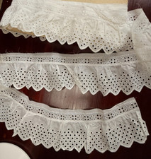 Dentelle ancienne bordure d'occasion  Morestel